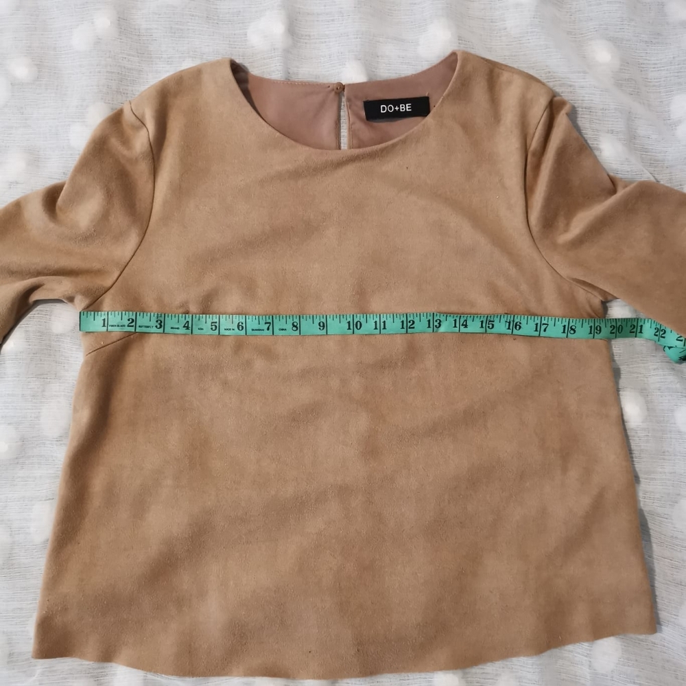 DO+BE Suede bell sleeve top, Tan Color Sz M - Picture 6 of 10